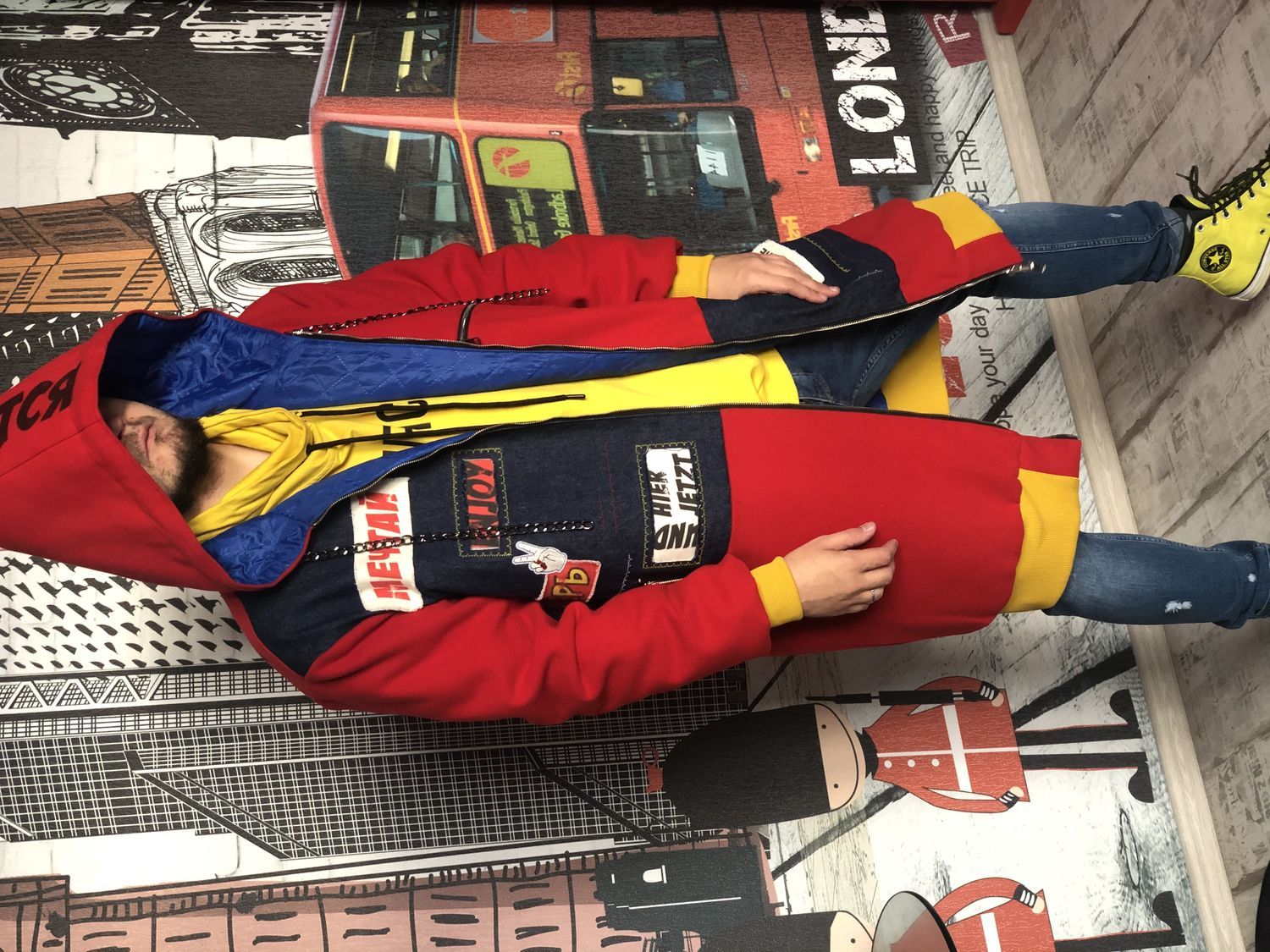 Photo №1 к отзыву покупателя Dmitrij Motkov о товаре Мужское, яркое, молодежное пальто с авторскими принтами-пошив на заказ