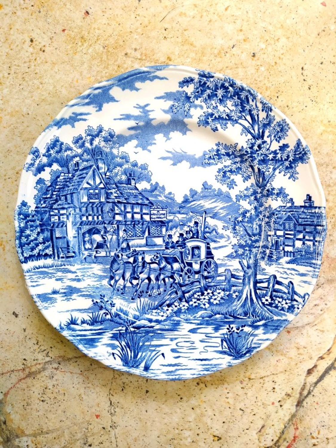 Фото №1 к отзыву покупателя Sea Art Design о товаре Винтаж: Фарфоровые тарелки, Англия.