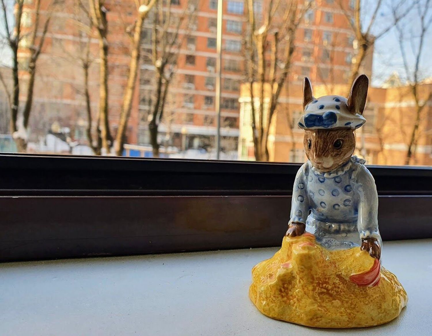 Фото №1 к отзыву покупателя Лилия о товаре Винтаж: "У моря", Bunnykins, Royal Doulton и еще 2 товара