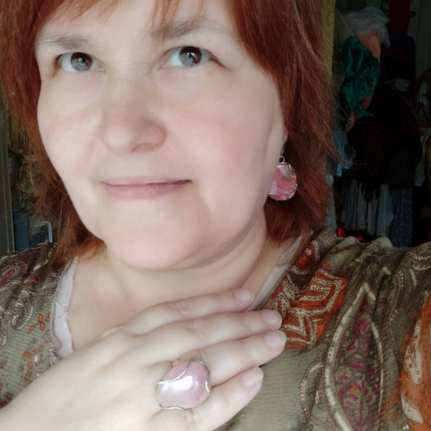 Photo №1 к отзыву покупателя aleksandra о товаре Серьги классические:  Уральский родонит . and 1 more item
