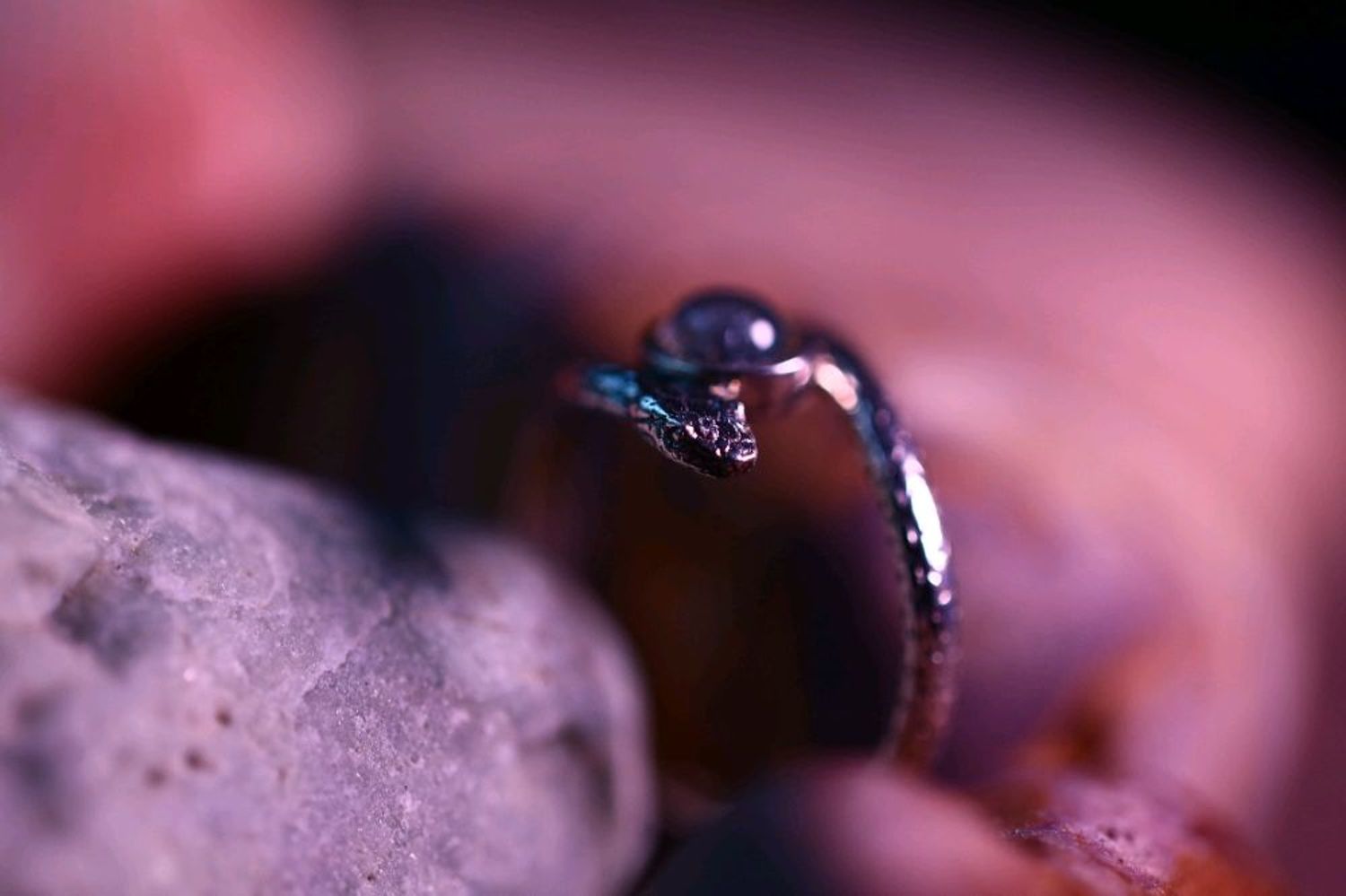 Фото №1 к отзыву покупателя Иван о товаре Кольцо «Змея» серебро. Серебряное кольцо с аквамарином в виде змейки.
