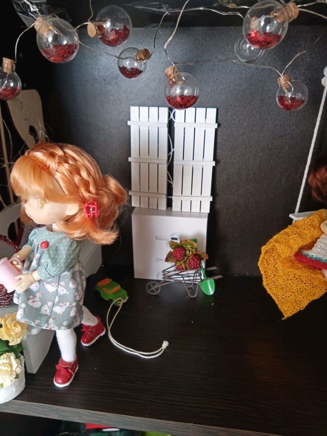 Фото №2 к отзыву покупателя Михайлова Наталия о товаре Мебель для кукол: миниатюрная коляска машинка для кукол, заготовка и еще 2 товара