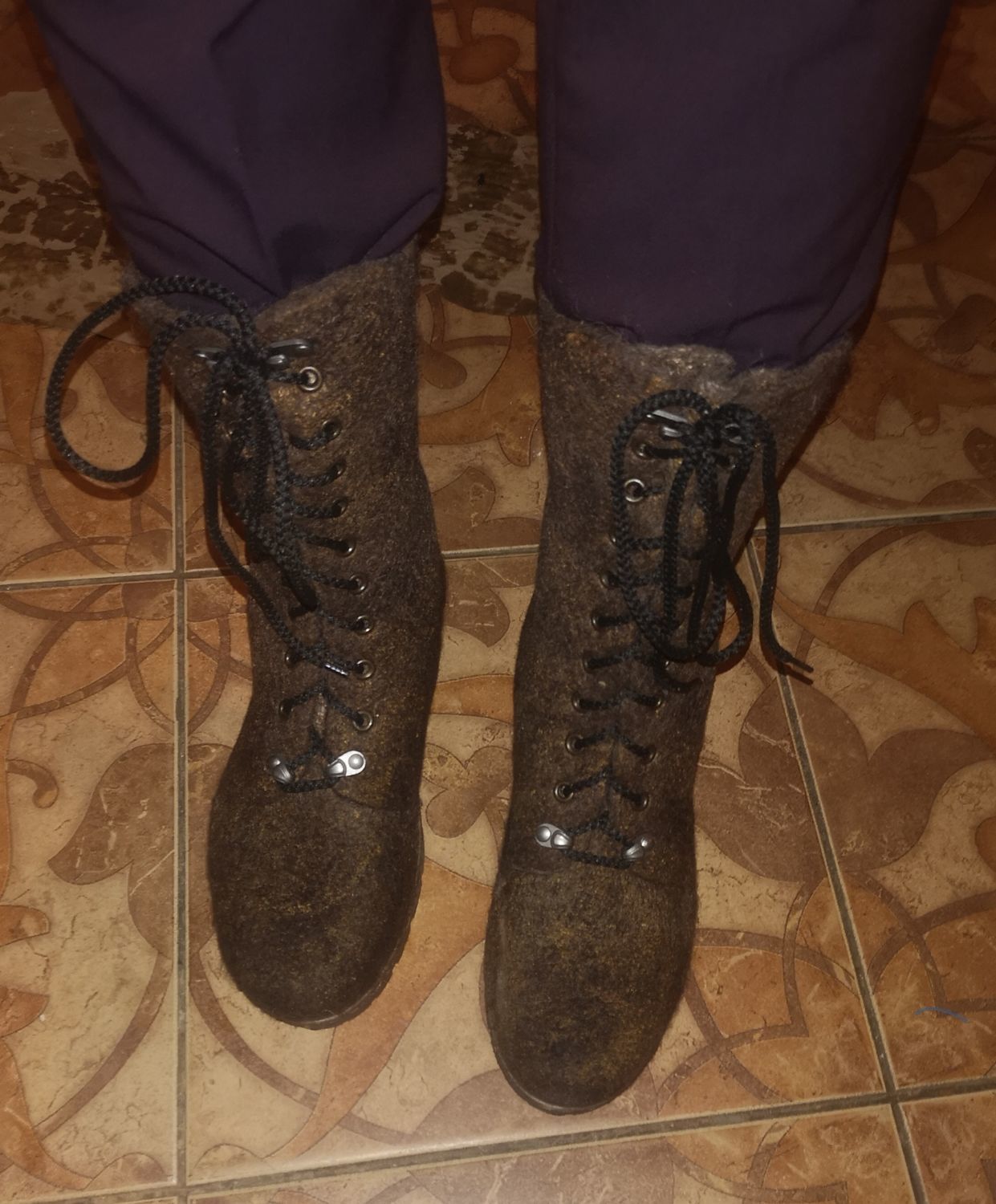 Photo №3 к отзыву покупателя Nat Fomicheva о товаре Сапоги: Валяные на шнурках.