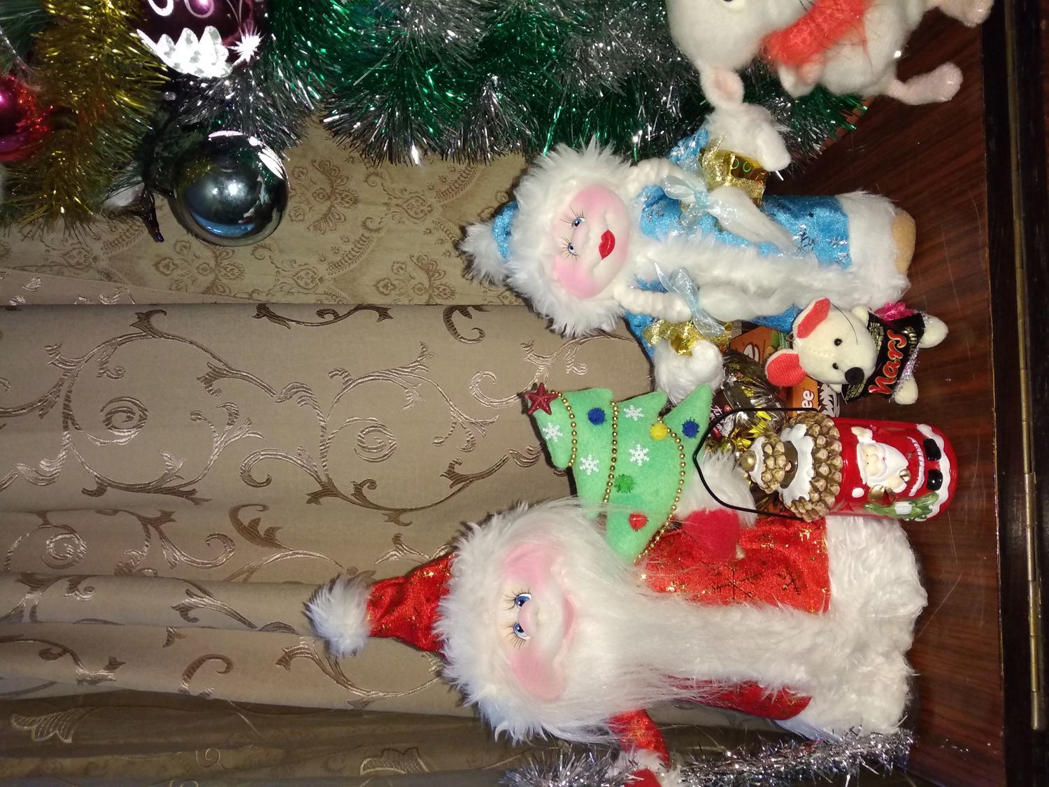 Фото №2 к отзыву покупателя Елена о товаре Дед Мороз и Снегурочка.