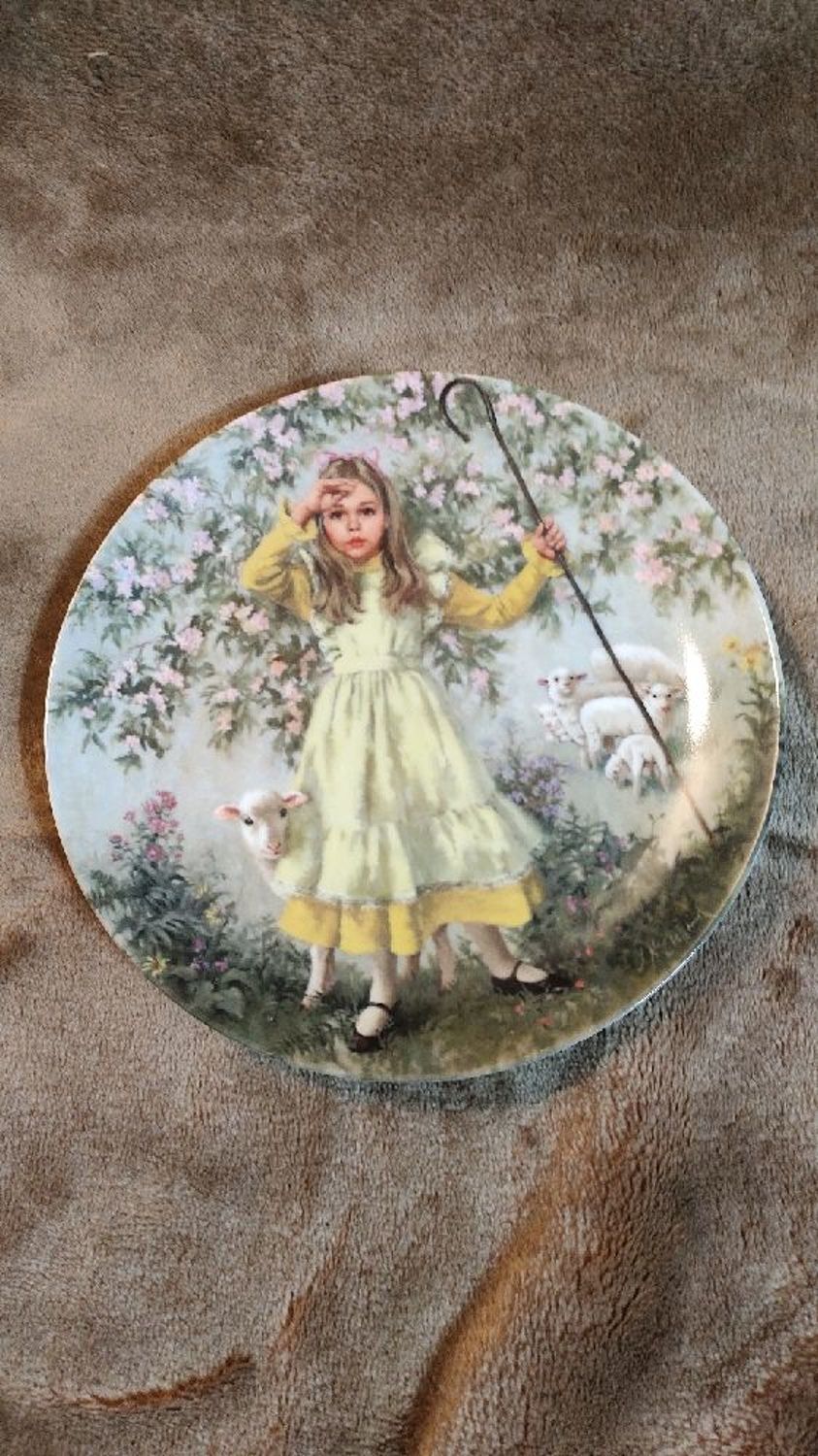 Фото №4 к отзыву покупателя Евгений о товаре Винтаж: Коллекционная тарелка "Little Bo Peep". США. 1983 г