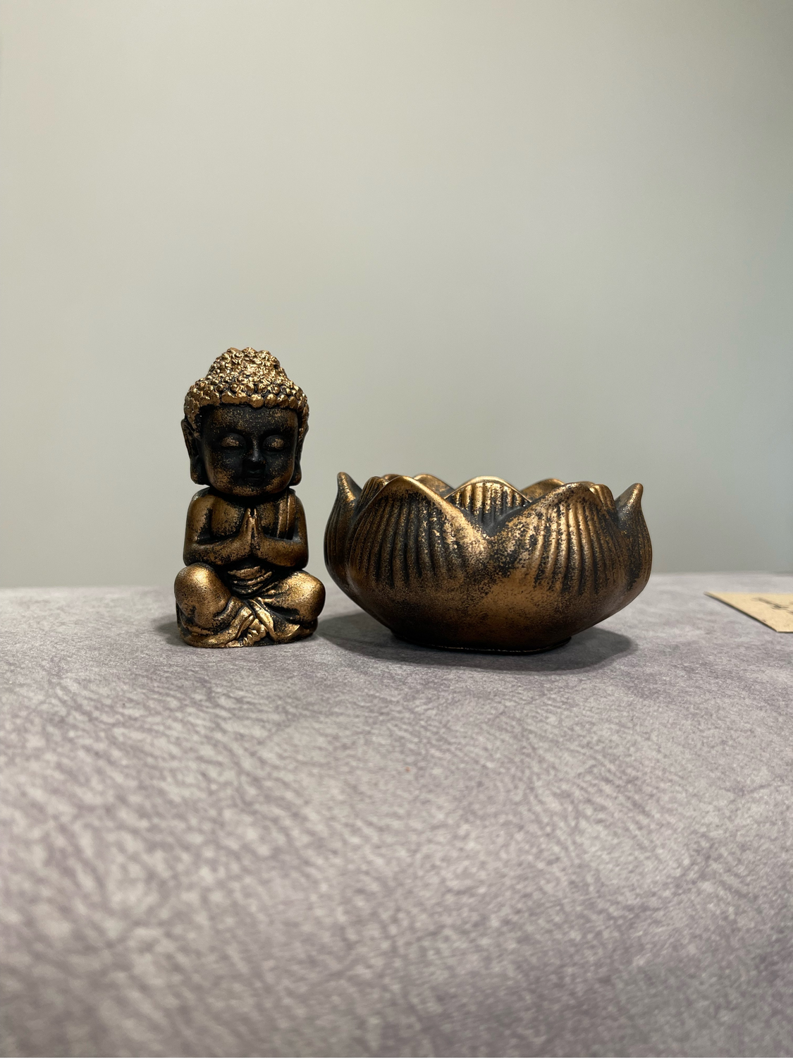 Photo №2 к отзыву покупателя Elena о товаре Будда статуэтка из гипса and 1 more item