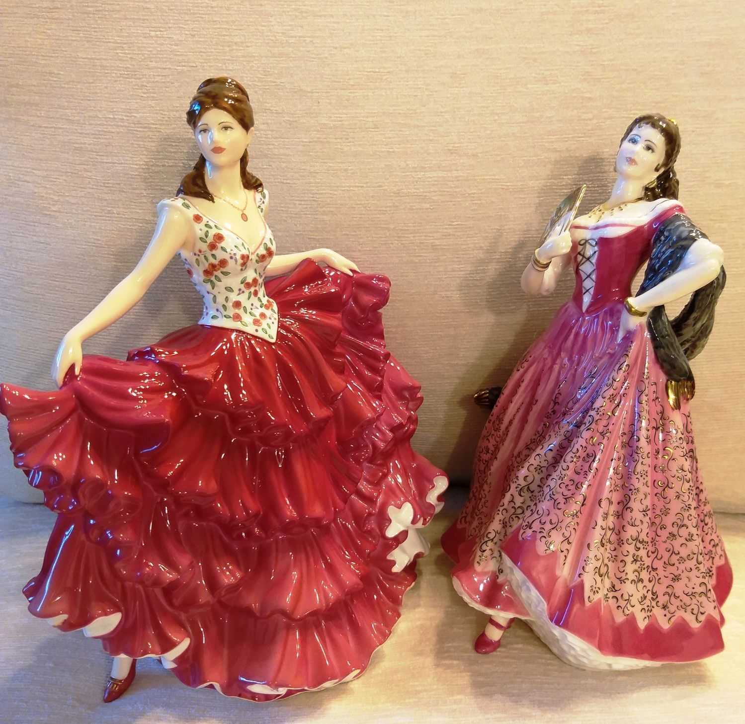 Фото №2 к отзыву покупателя Королева фарфора о товаре Винтаж: Royal Doulton , статуэтка редкость !