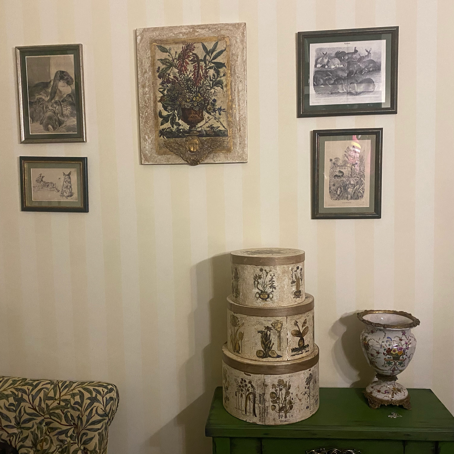 Photo №1 к отзыву покупателя Ushki i Usiki о товаре Набор коробок  с ботаническими гравюрами в старинном стиле