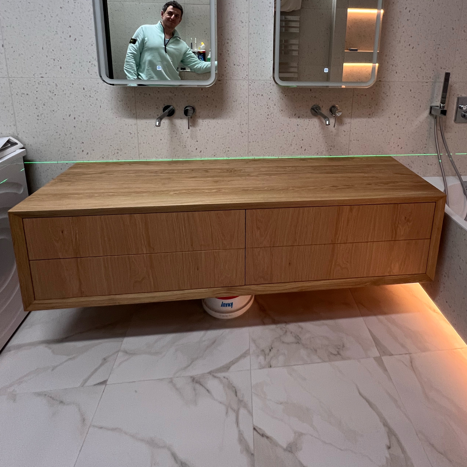 Фото №1 к отзыву покупателя Александр Мещанинов о товаре Подвесная тумба под две раковины в ванную комнату