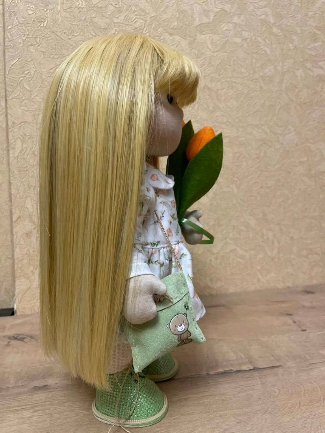 Photo №4 к отзыву покупателя Elena о товаре Кукла в панаме с тюльпанами