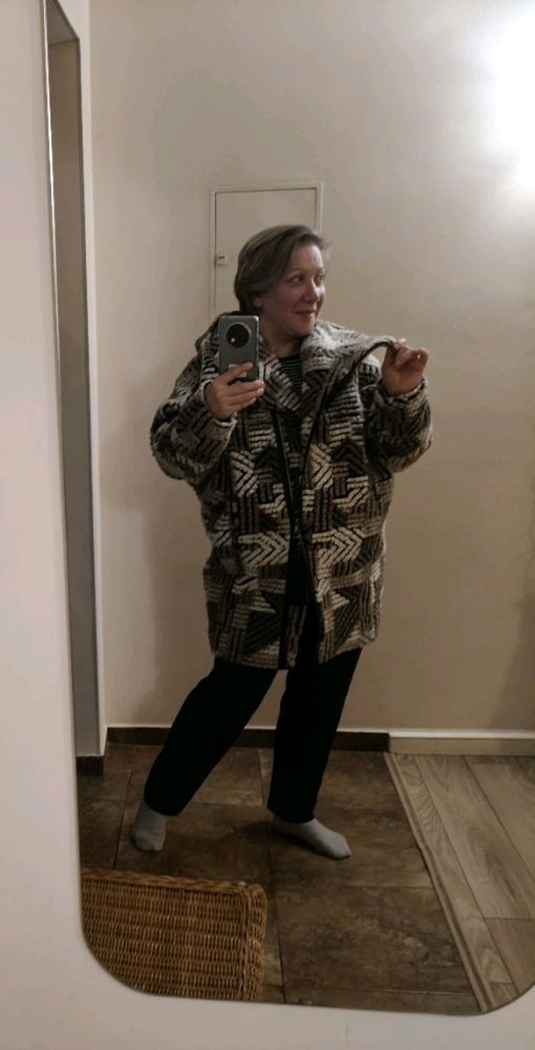 Photo №3 к отзыву покупателя Liliya о товаре -50% Пальто тёплое женское ОСЕНЬ  ЗИМА , Капюшон  Комфорт Люкс Италия.