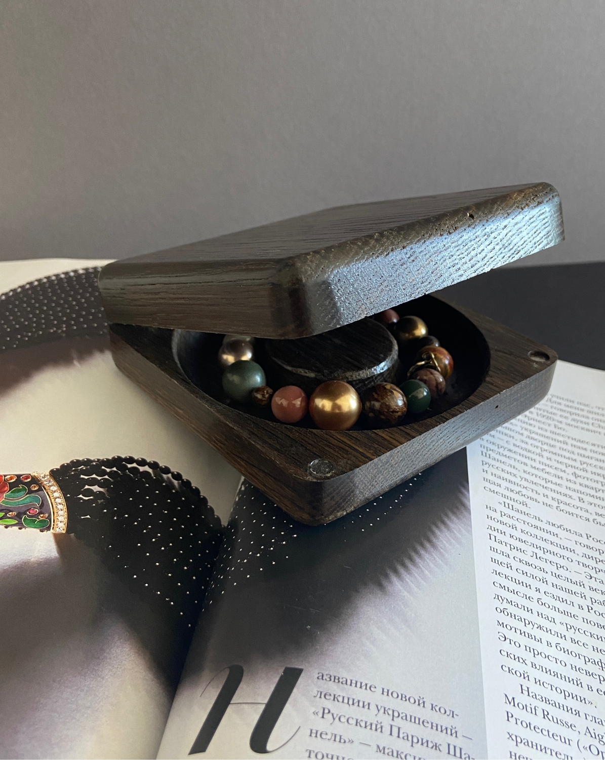 Фото №2 к отзыву покупателя Victoria Pogosova. Jewelry Artist о товаре Подарочная упаковка: Шкатулка для браслета из дерева