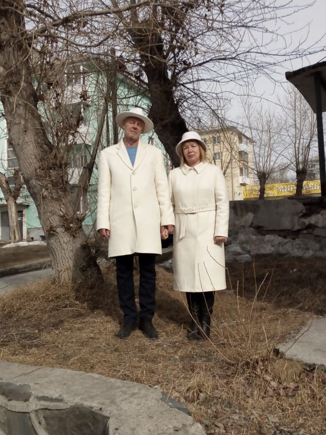 Фото №1 к отзыву покупателя Авторская кукла. Арт-студия SokoLikA о товаре Пальто -леди