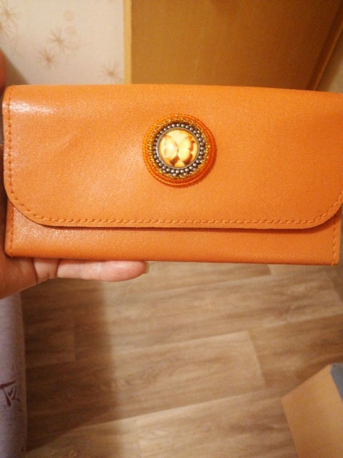 Photo №1 к отзыву покупателя Alena о товаре Оранжевый кошелек из натуральной кожи