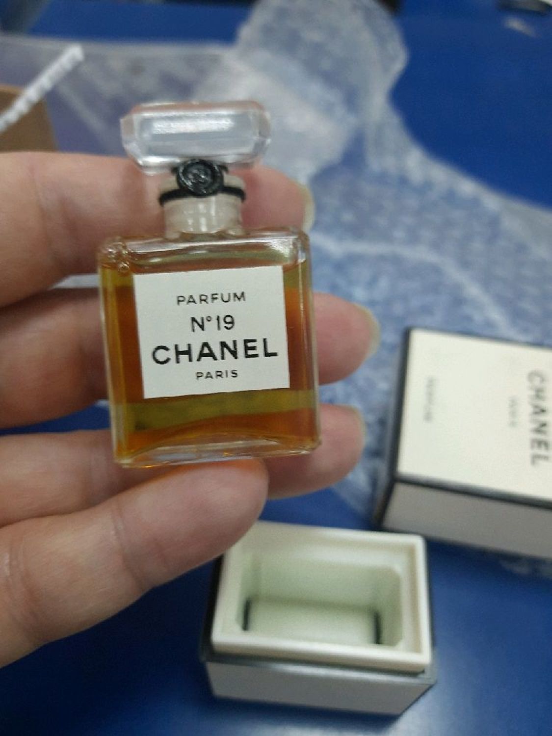 Photo №2 к отзыву покупателя Prohorova Tatyana о товаре Винтаж: Духи Chanel № 19 7 мл винтаж 1978 года сплэш пломба