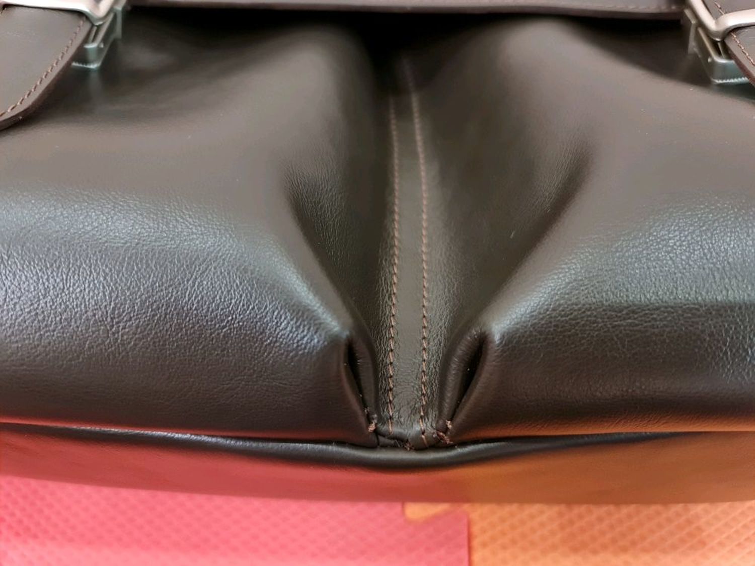 Photo №3 к отзыву покупателя Dmitrij о товаре Портфель кожаный мужской "Vincent" (Тёмно-коричневый)