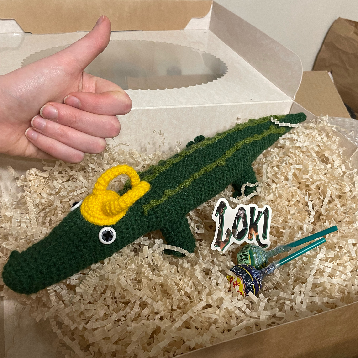 Фото №1 к отзыву покупателя Аскольд Рыжий о товаре Вязаная игрушка ручной работы "Крокодильчик Локи"