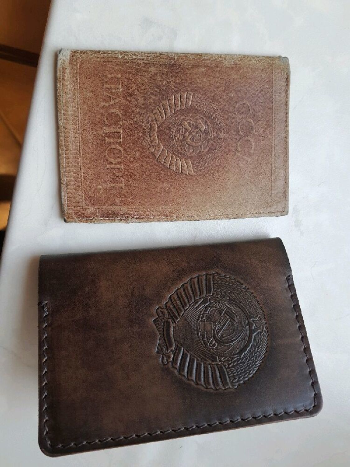 Фото №1 к отзыву покупателя Ладатко Константин о товаре Обложка на паспорт из натуральной кожи