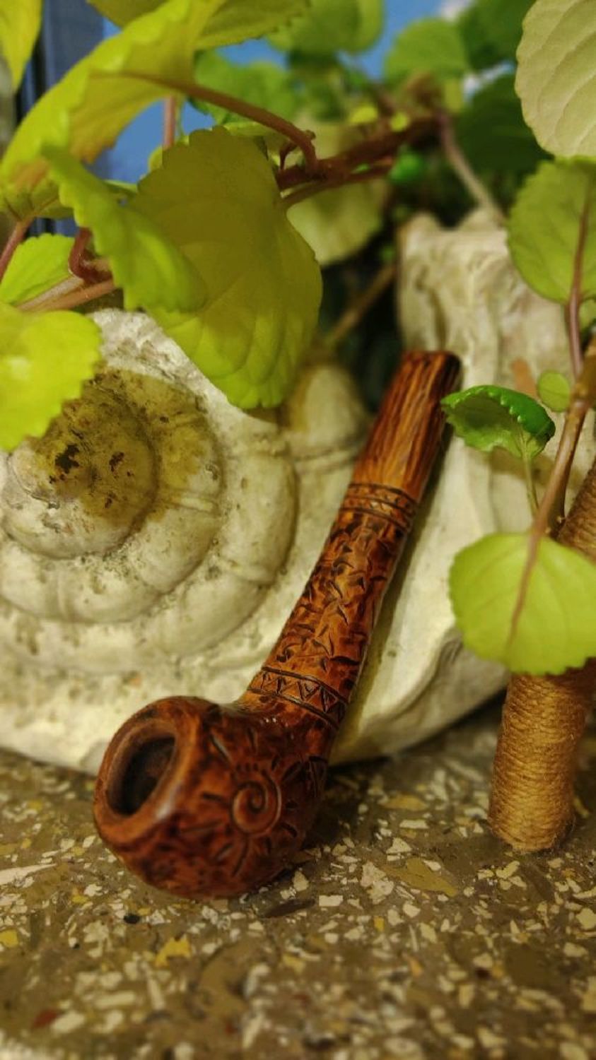 Фото №1 к отзыву покупателя Дарья о товаре Глиняная курительная трубка  с орнаментом