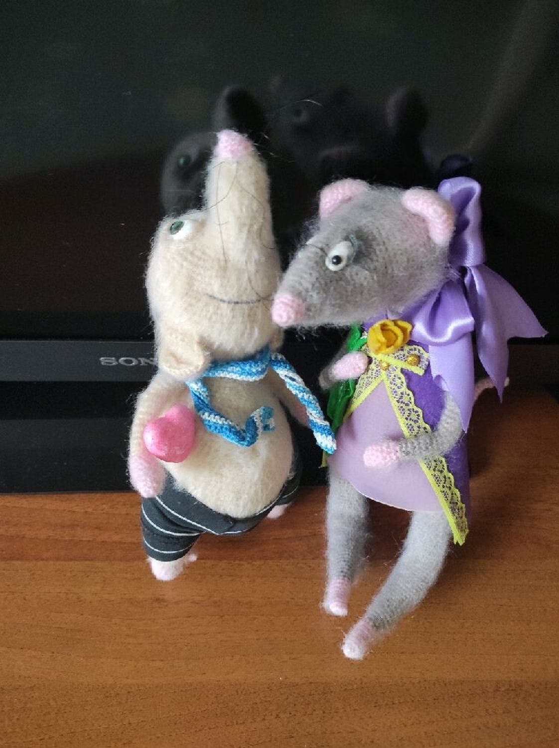 Photo №1 к отзыву покупателя Marina о товаре Подарки: Интерьерная игрушка, влюбленная пара мышек