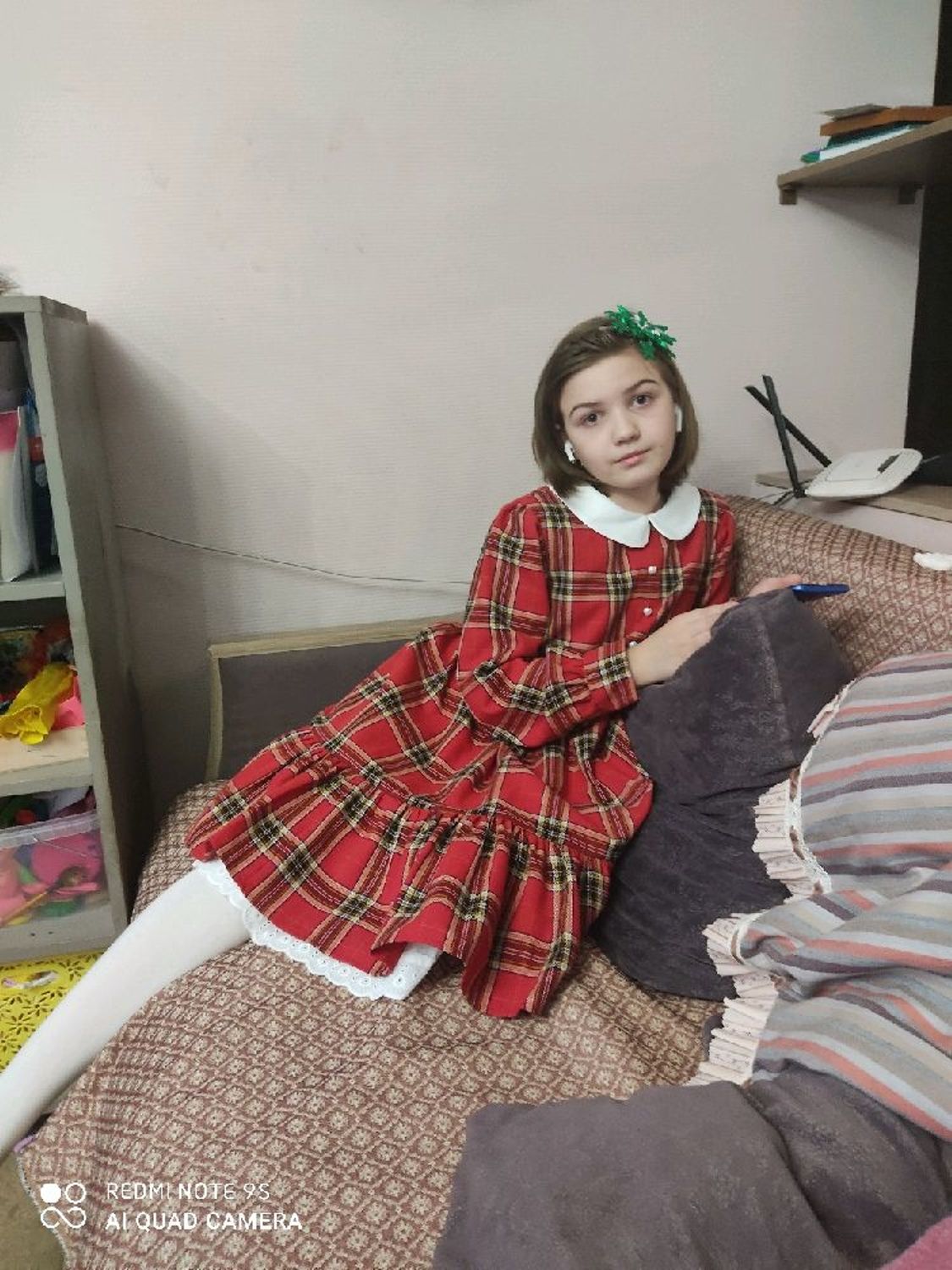 Photo №1 к отзыву покупателя Ekaterina о товаре Платье в клетку для девочки