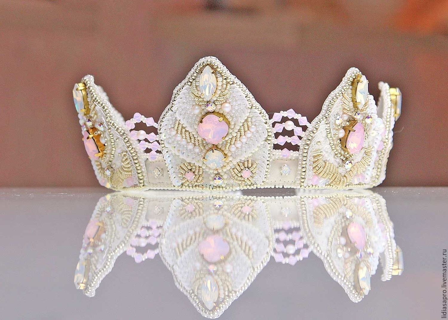 Photo №4 к отзыву покупателя ˙˙·٠•✿ Irina ✿•٠·˙˙Irena Israel о товаре Свадебная корона для прически and 2 more items