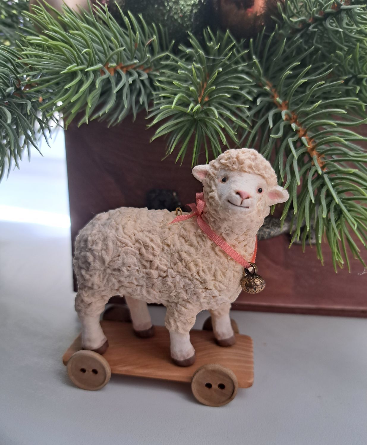Фото №3 к отзыву покупателя Виктория о товаре Ватная ёлочная игрушка овечка