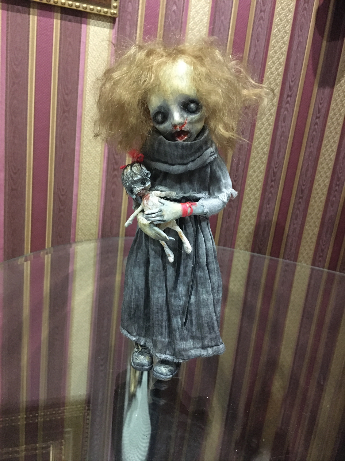 Фото №1 к отзыву покупателя Наталья о товаре Зомби. Коллекционная кукла.
