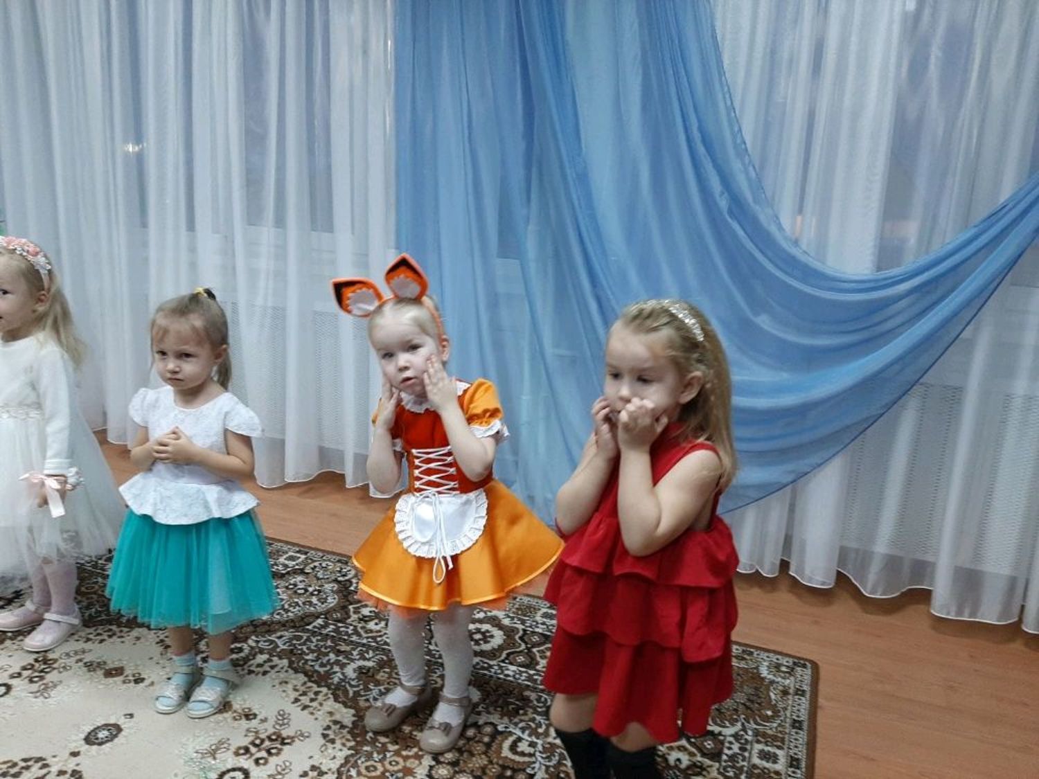 Photo №1 к отзыву покупателя Darya о товаре Костюм Лисички