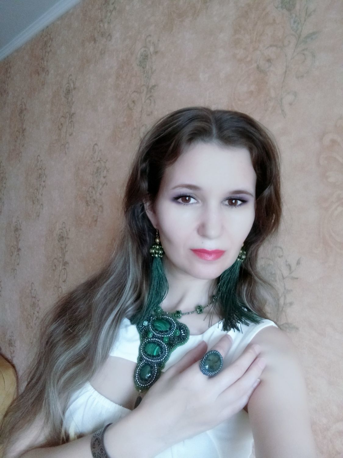 Photo №1 к отзыву покупателя Elena о товаре Вышитое бисером колье 