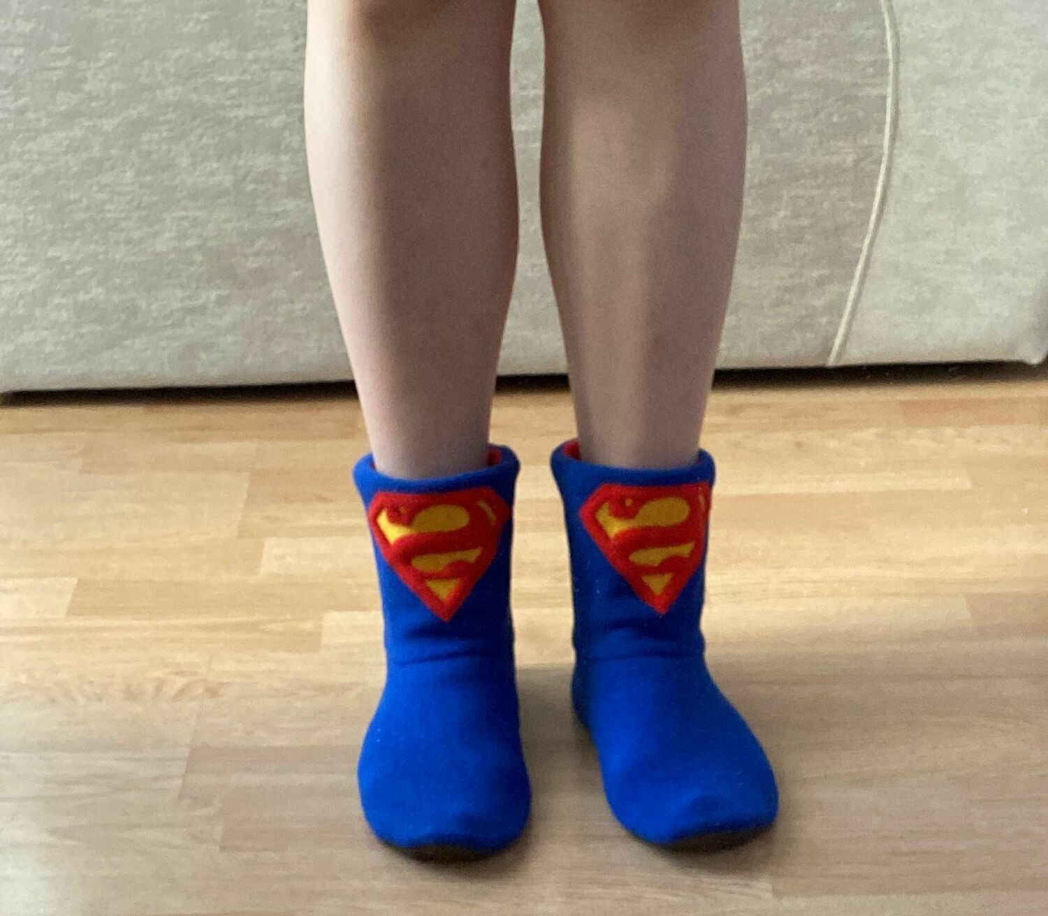 Photo №2 к отзыву покупателя Sergej о товаре Сапожки для дома "Superman"