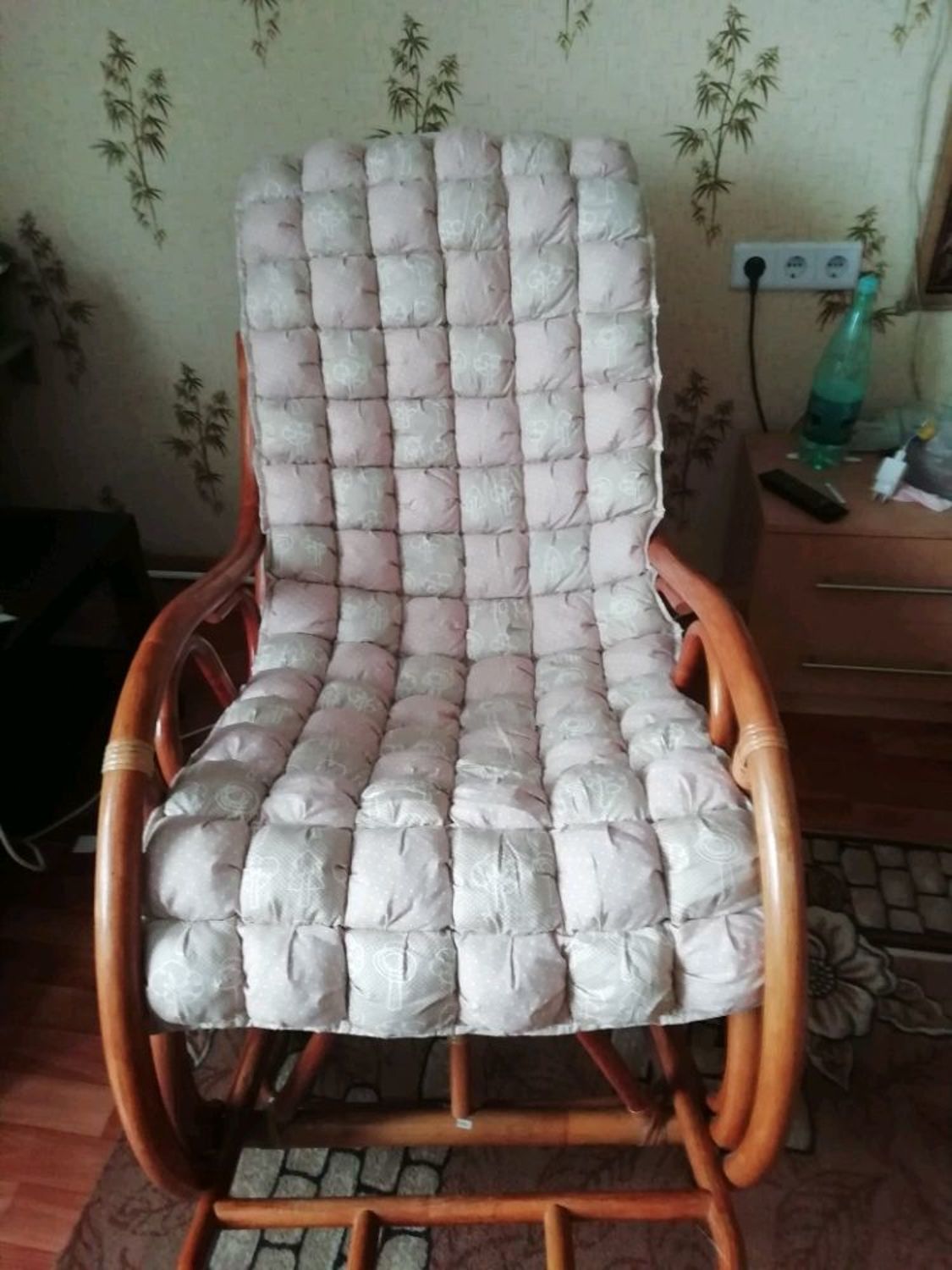 Фото №1 к отзыву покупателя ИРИНА АРШИНОВА о товаре Бомбон накидка на кресло-качалку