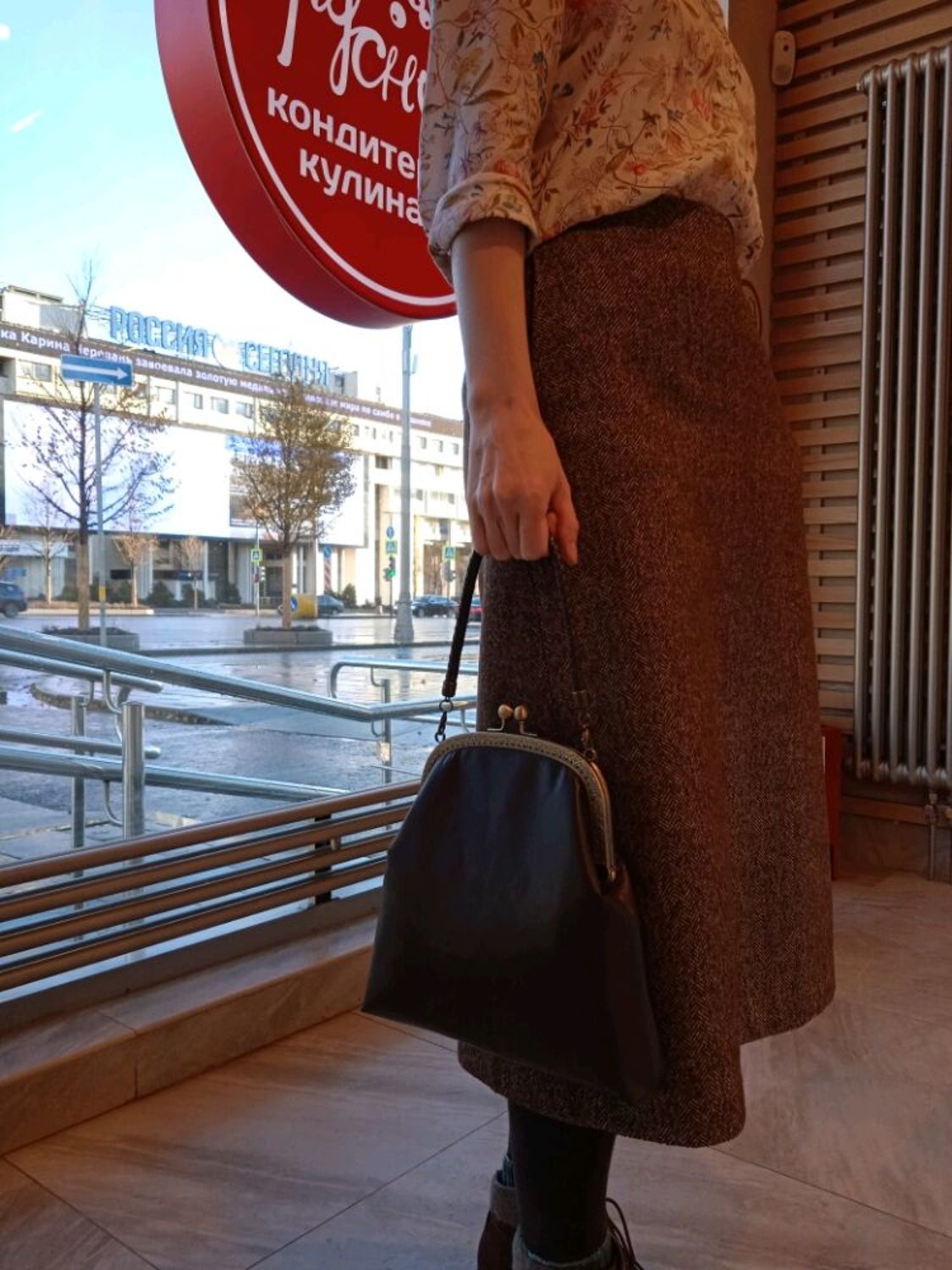 Photo №1 к отзыву покупателя Nataliya о товаре Коричневая кожаная сумка на фермуаре
