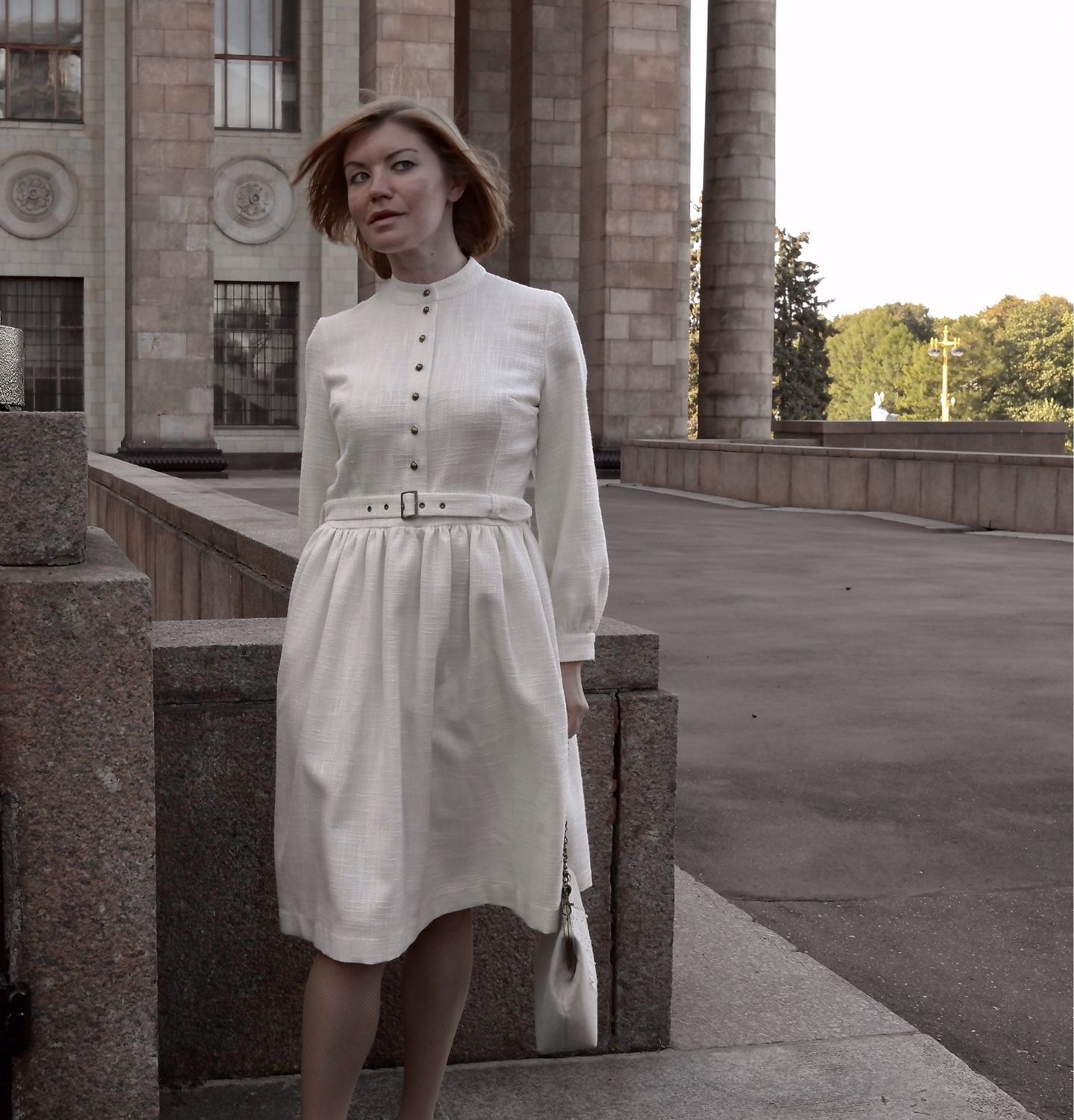 Фото №2 к отзыву покупателя Елена о товаре Зимнее платье с пышной юбкой, длинным рукавом и воротником стойкой