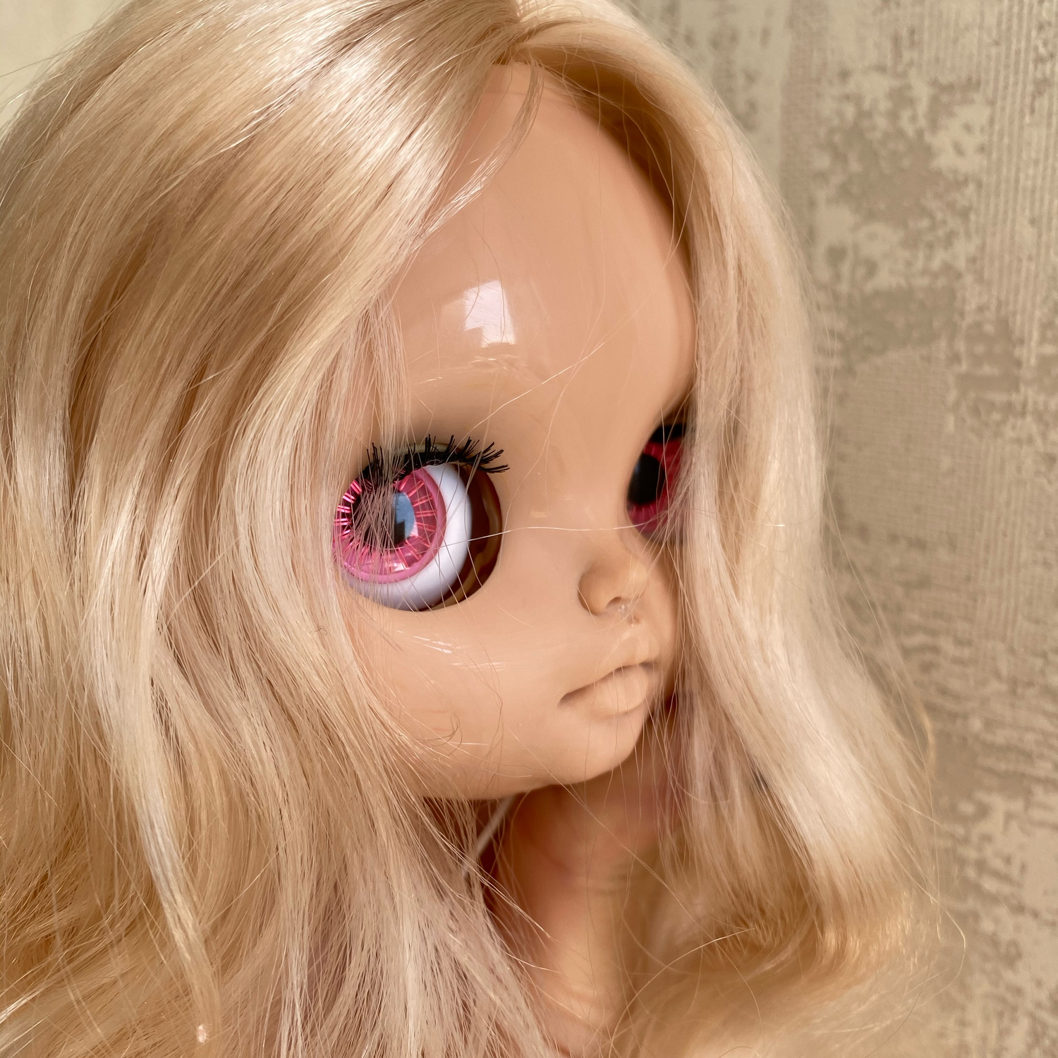 Фото №1 к отзыву покупателя Annchouss_Blythe Анна Афонина о товаре Глазки для куклы Блайз (глазной механизм)