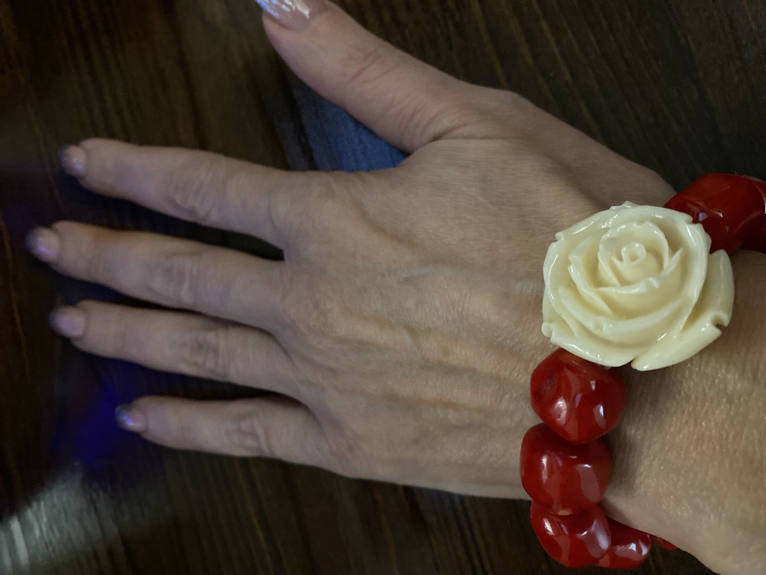 Фото №1 к отзыву покупателя Наталья о товаре браслет из коралла с розой