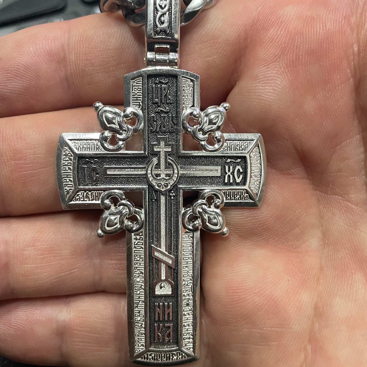 Фото №1 к отзыву покупателя Евгений о товаре Крупный серебряный православный крест.