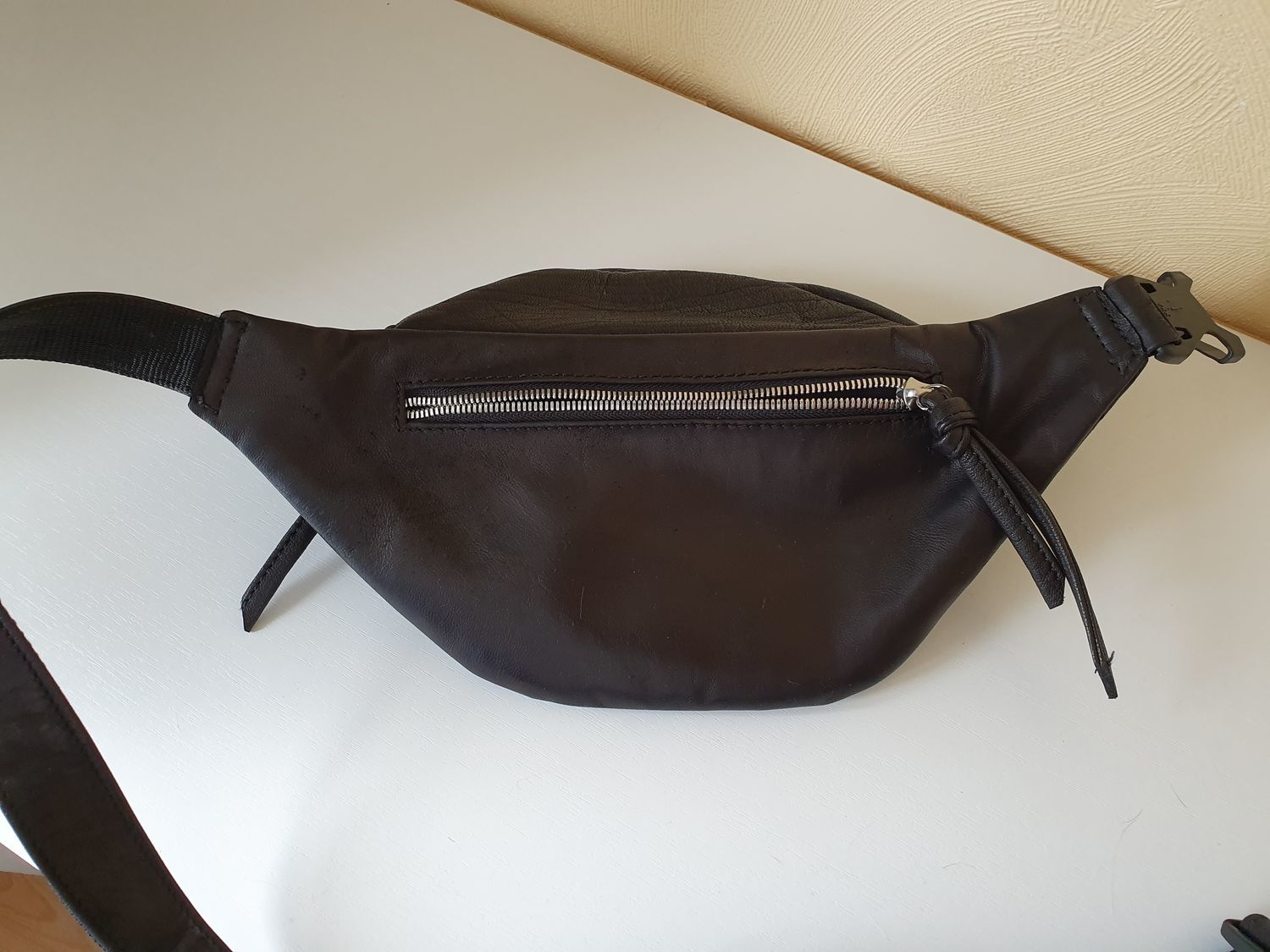 Photo №1 к отзыву покупателя Aleksandr о товаре Funny bag. Bell bag. Shoulder bag .Поясная сумка