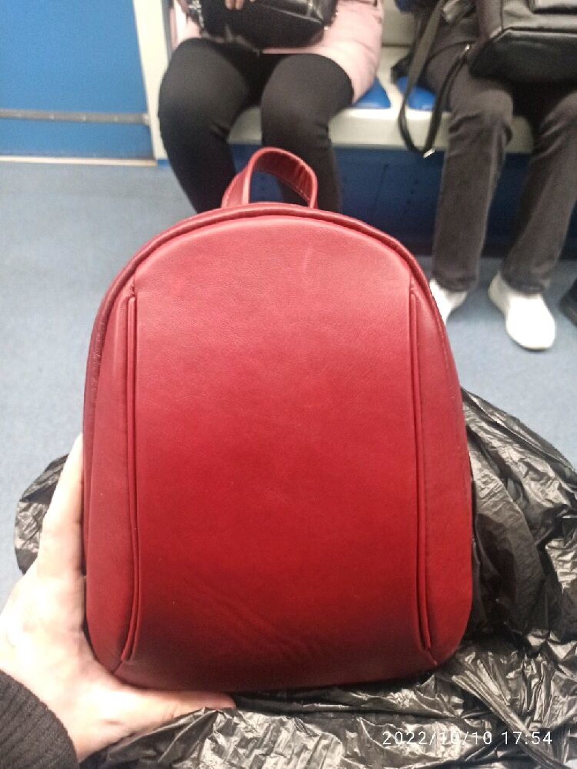 Фото №1 к отзыву покупателя Антон Фролов о товаре Маленький кожаный рюкзак Краб-4 .