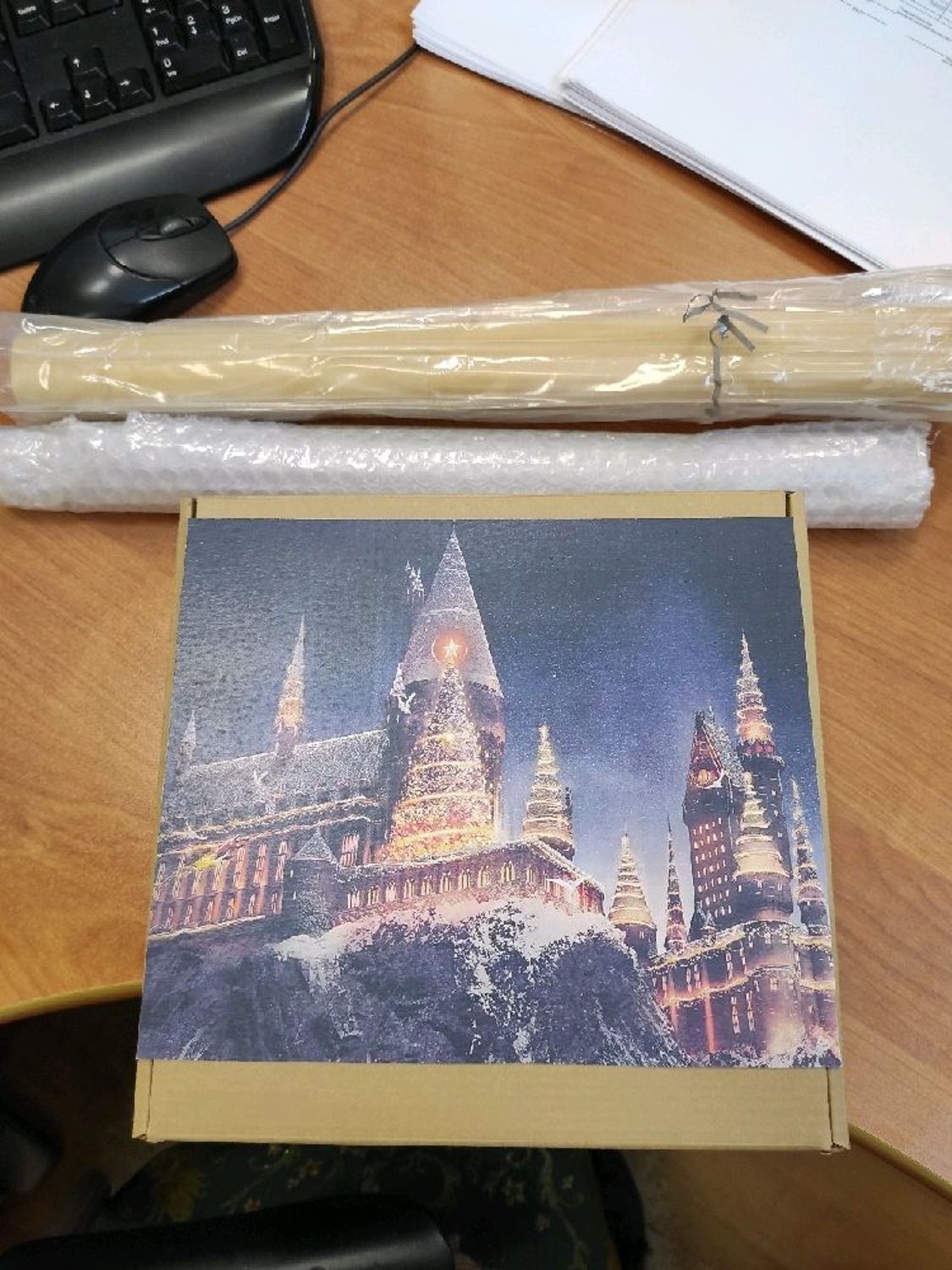 Фото №1 к отзыву покупателя Байдуж Светлана о товаре Подарочный бокс Harry Potter Box с бузинной палочкой