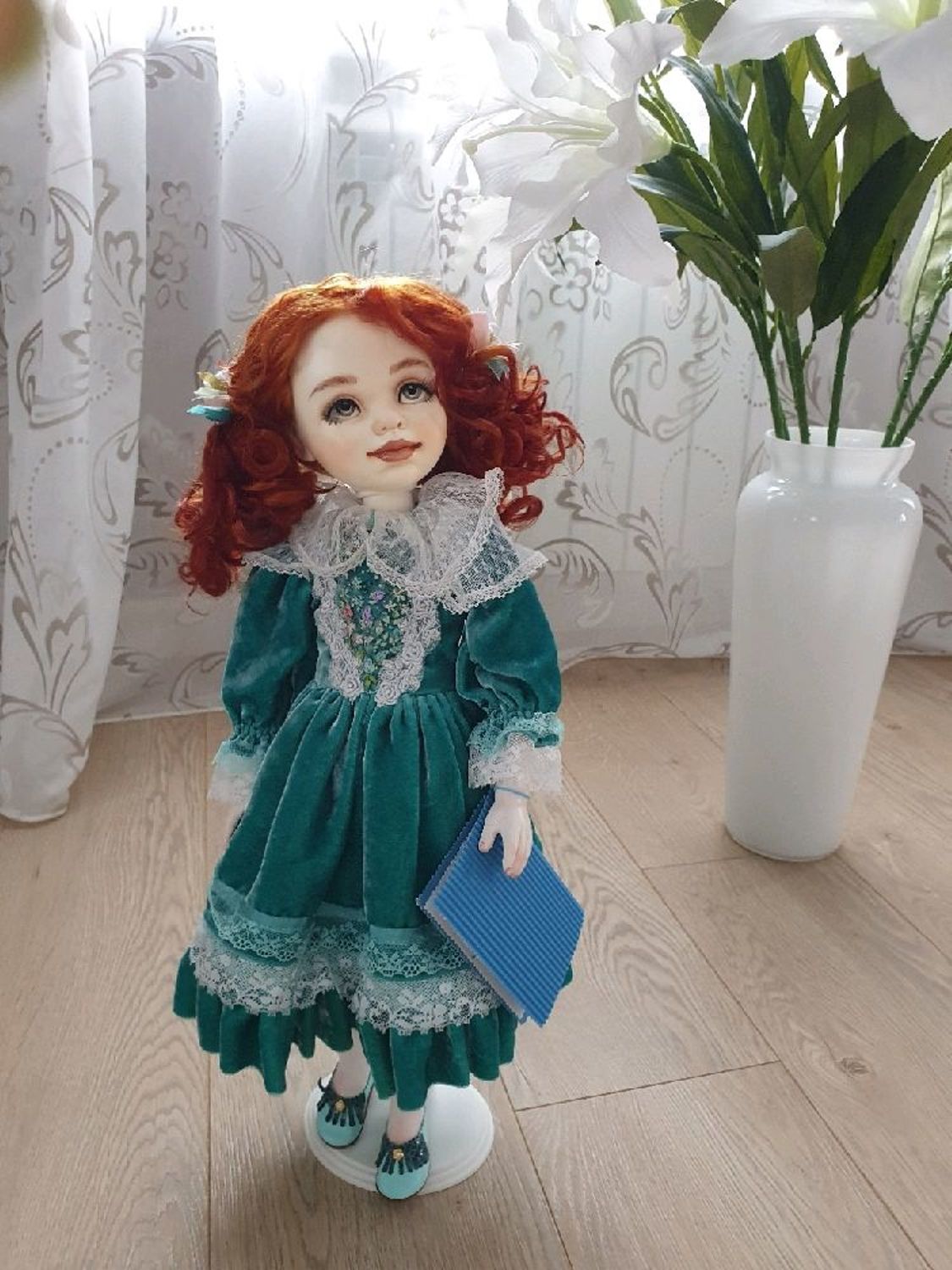 Фото №1 к отзыву покупателя Наталия о товаре Авторская кукла "Танюша» 45 см