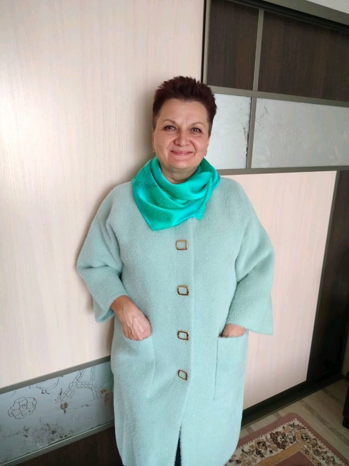 Photo №1 к отзыву покупателя Tatyana Sipyagina о товаре Батик платок. Платок шёлк. Платок батик шелковый. Мятная свежесть