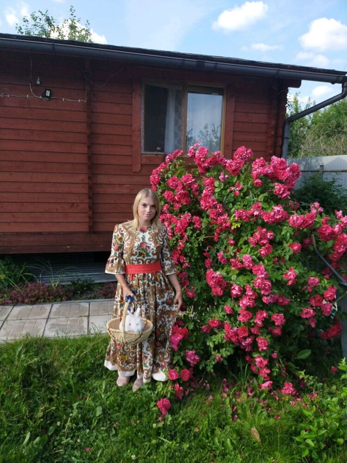 Фото №5 к отзыву покупателя Irina Vasilyeva о товаре Платье нарядное из платка, белое платье Тайна Сердца