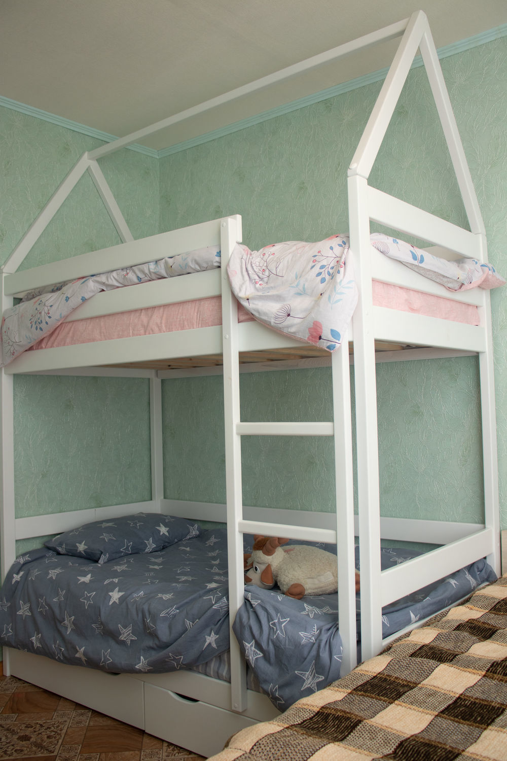Фото №1 к отзыву покупателя Мария Мурзина о товаре Детская двухъярусная кровать, материал бук