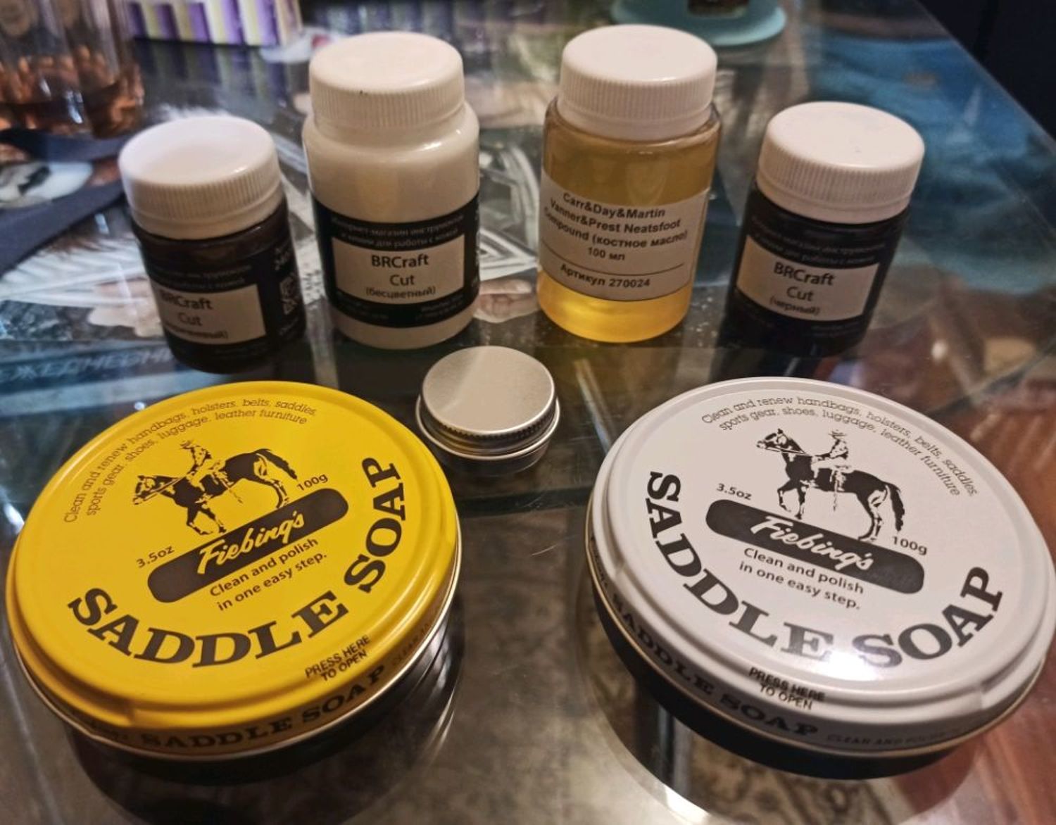 Фото №1 к отзыву покупателя Захар о товаре Fiebing's Saddle Soap - Седельное мыло и еще 5 товаров