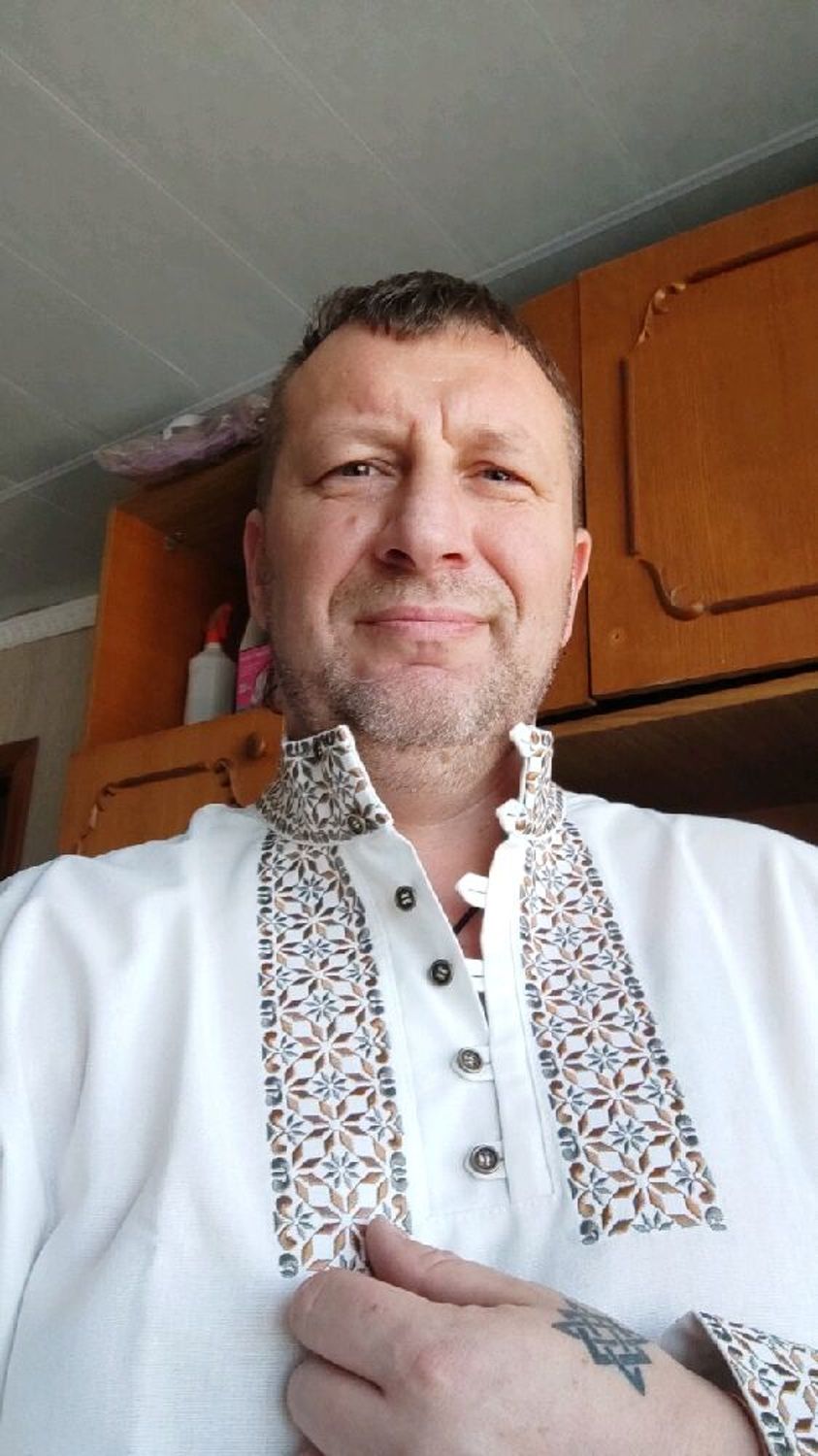 Фото №1 к отзыву покупателя Черныш Михаил о товаре Рубаха льняная "Алатырь" белая