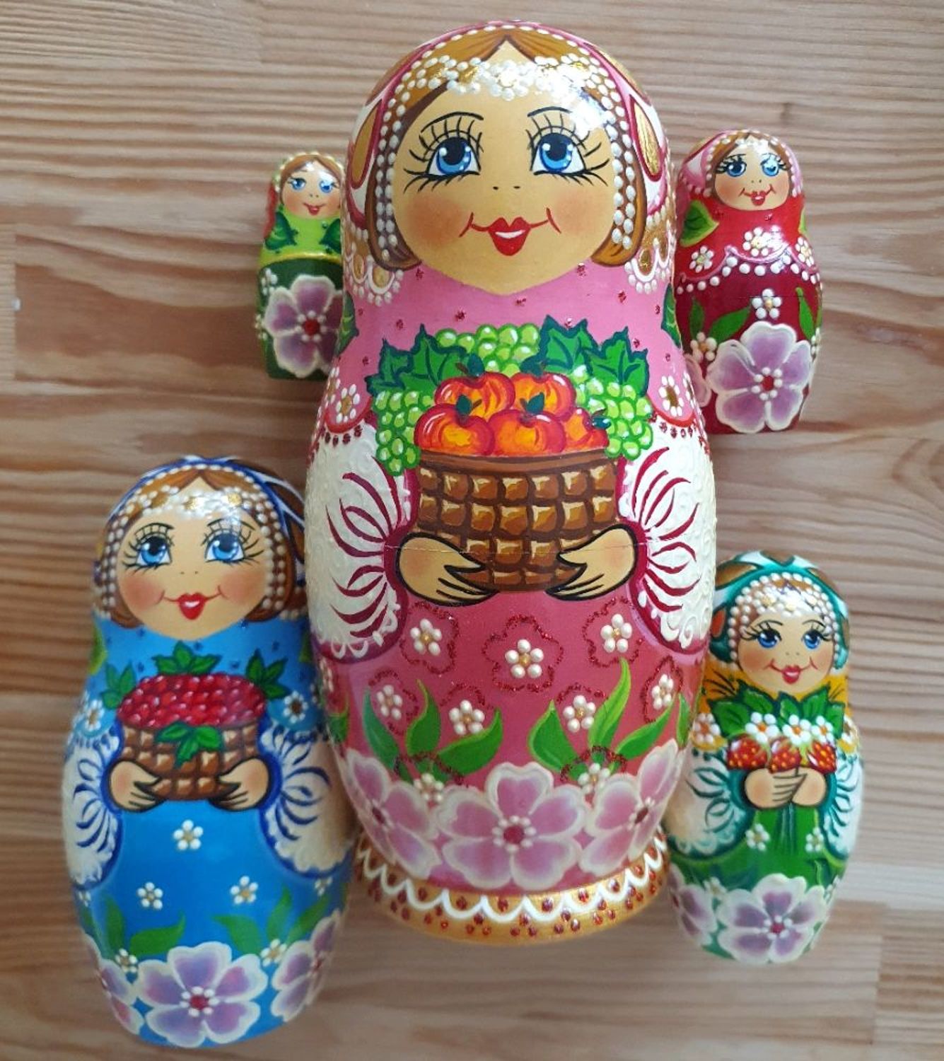 Фото №1 к отзыву покупателя Anastasiya о товаре Матрешка 5 мест "Краски лета" 15см
