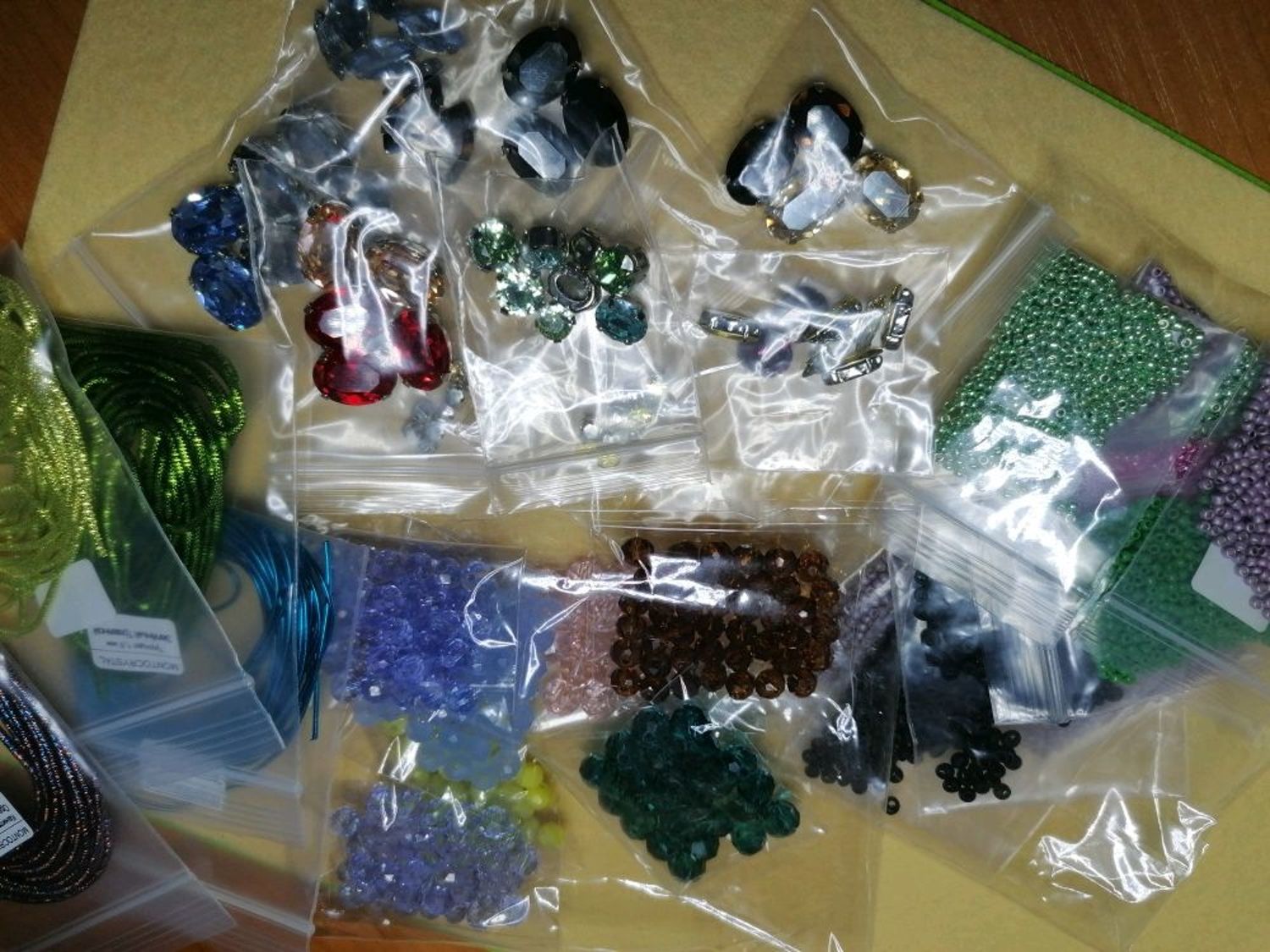 Photo №1 к отзыву покупателя Rumiya Gazizova о товаре Канитель Трунцал 1,5 мм Лимон and 41 more items