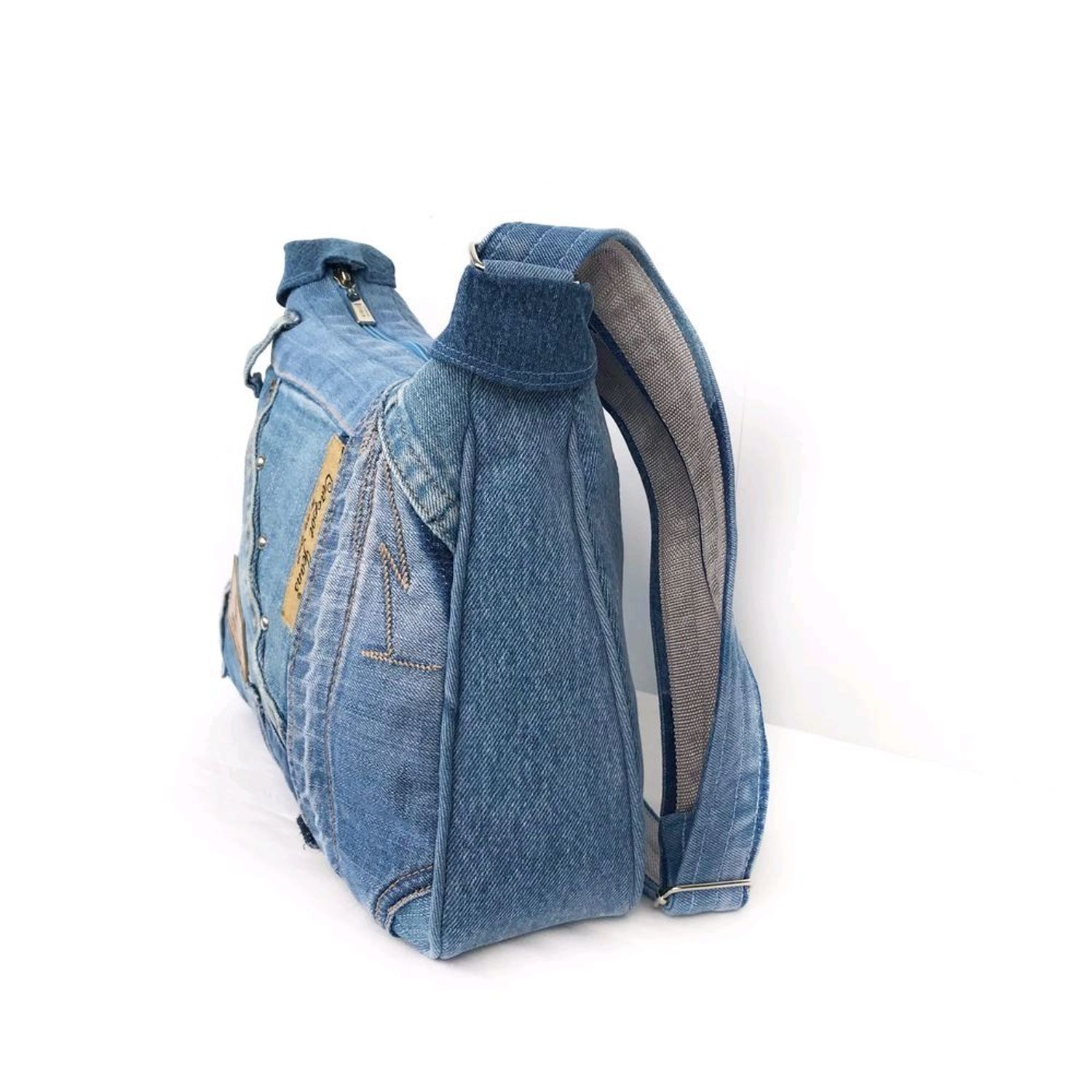 Фото №3 к отзыву покупателя Aleksandr Romanenko о товаре Сумка женская на плечо  джинсовая сумка на заказ пэчворк квилтинг