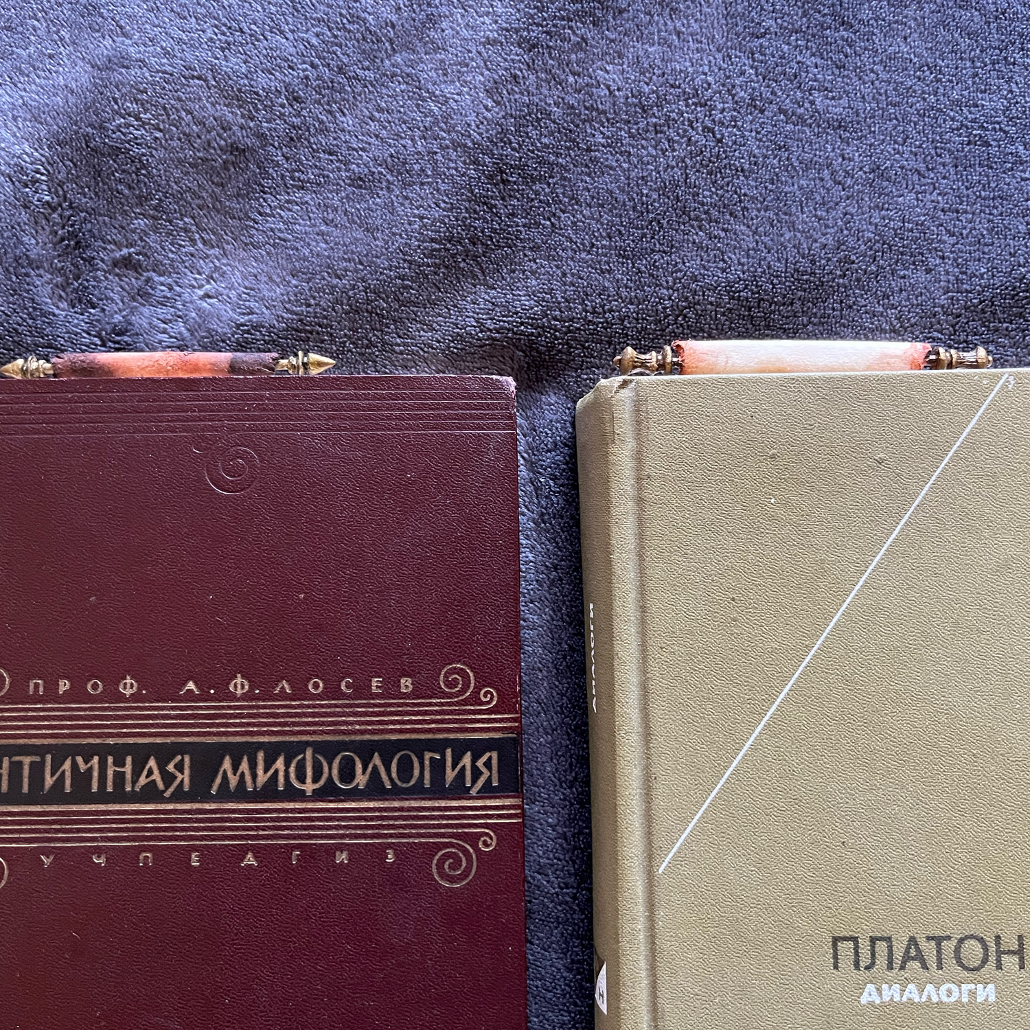 Фото №1 к отзыву покупателя Максим о товаре Закладки для книг в виде древних свитков